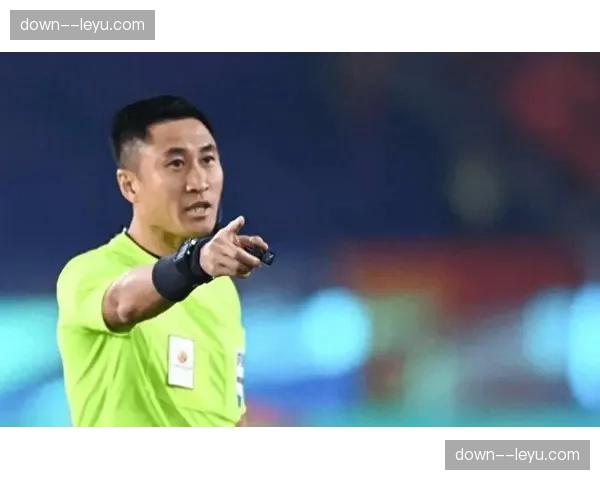 裁判安排公布:马宁将执法本轮上海海港与山东泰山的焦点战 裁判安排公布:马宁将执法本轮上海海港与山东泰山的焦点战